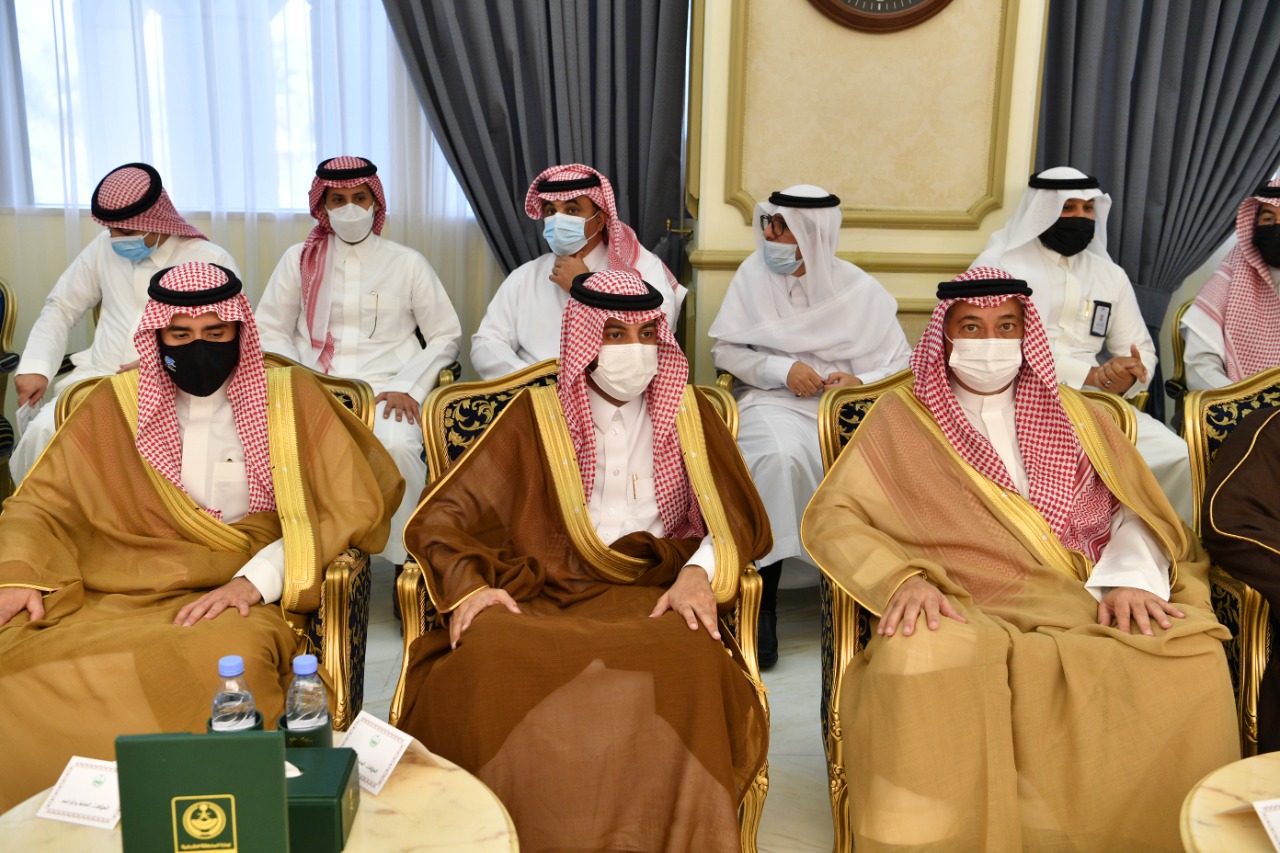 أمير الشرقية يسلم وحدات سكنية لمستفيدي الإسكان التنموي ويبارك توقيع عدد من الاتفاقيات