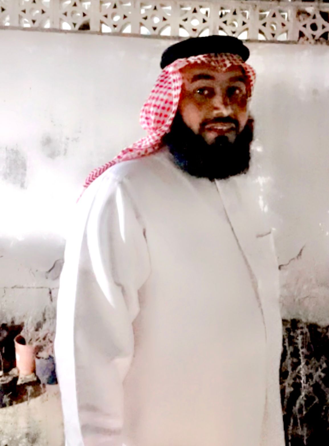 ناشط بيئي يتمكن من جلب ٦١٠٠شتلة بريه متنوعة وانشاء مشتلًا خاصًا بالنباتات البرية