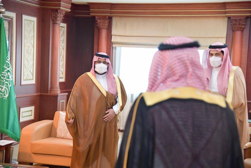 سمو نائب أمير جازان يستقبل مدير إدارة الشؤون الإدارية والمالية بوزارة الداخلية ومدراء العموم بإمارات المناطق