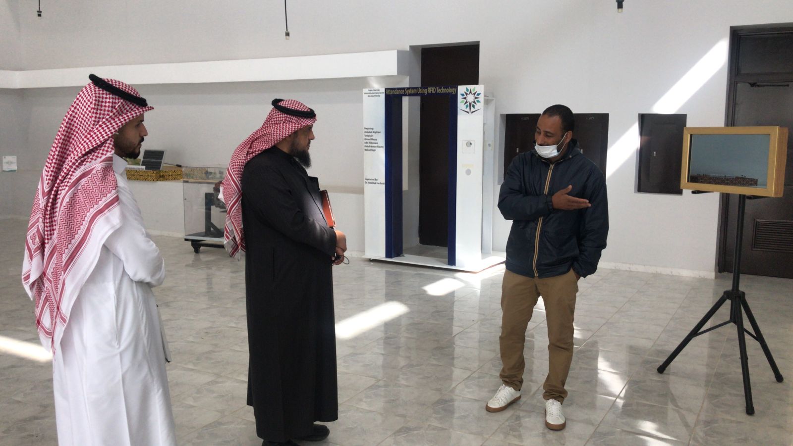 وفد من جمعية منازل بعسير يزور الكلية التقنية بأبها