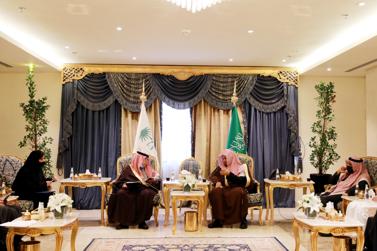 النائب العام يلتقي وزير التجارة