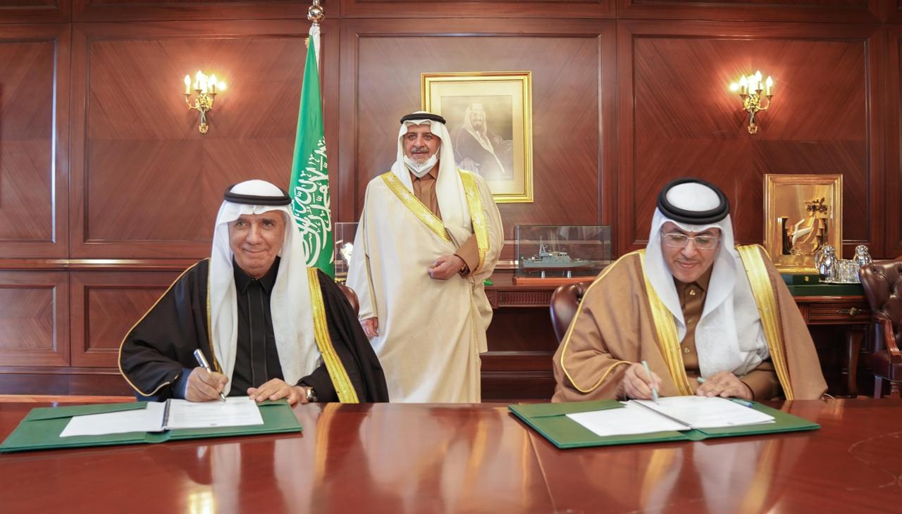 أمير منطقة تبوك يشهد توقيع عقد مشروع استثمار لإنشاء   وتشغيل مستشفى الدكتور سليمان الحبيب  بالمنطقة