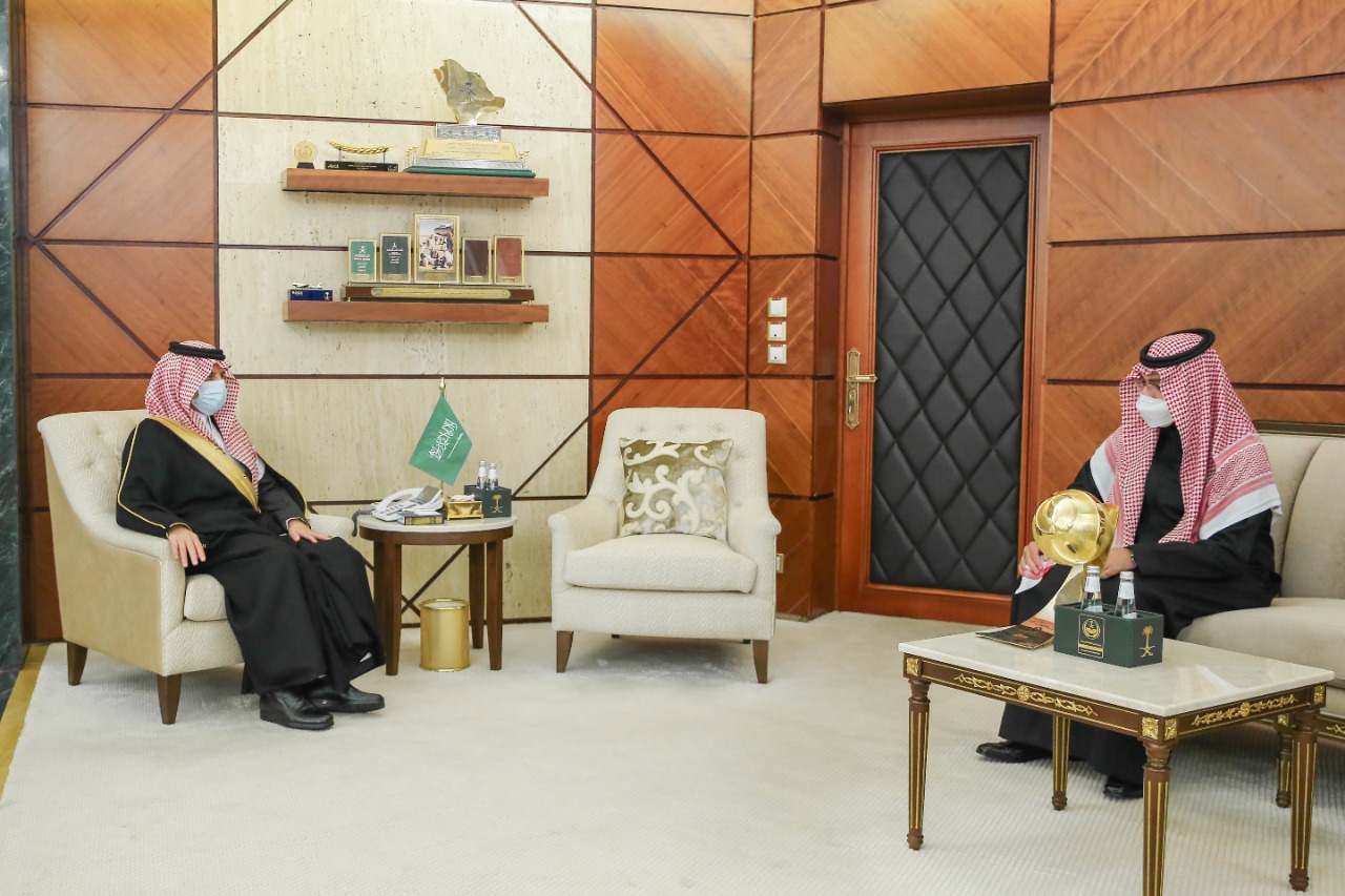 أمير الشرقية يستقبل الفائز بجائزة أفضل لاعب في العالم للرياضات الإلكترونية