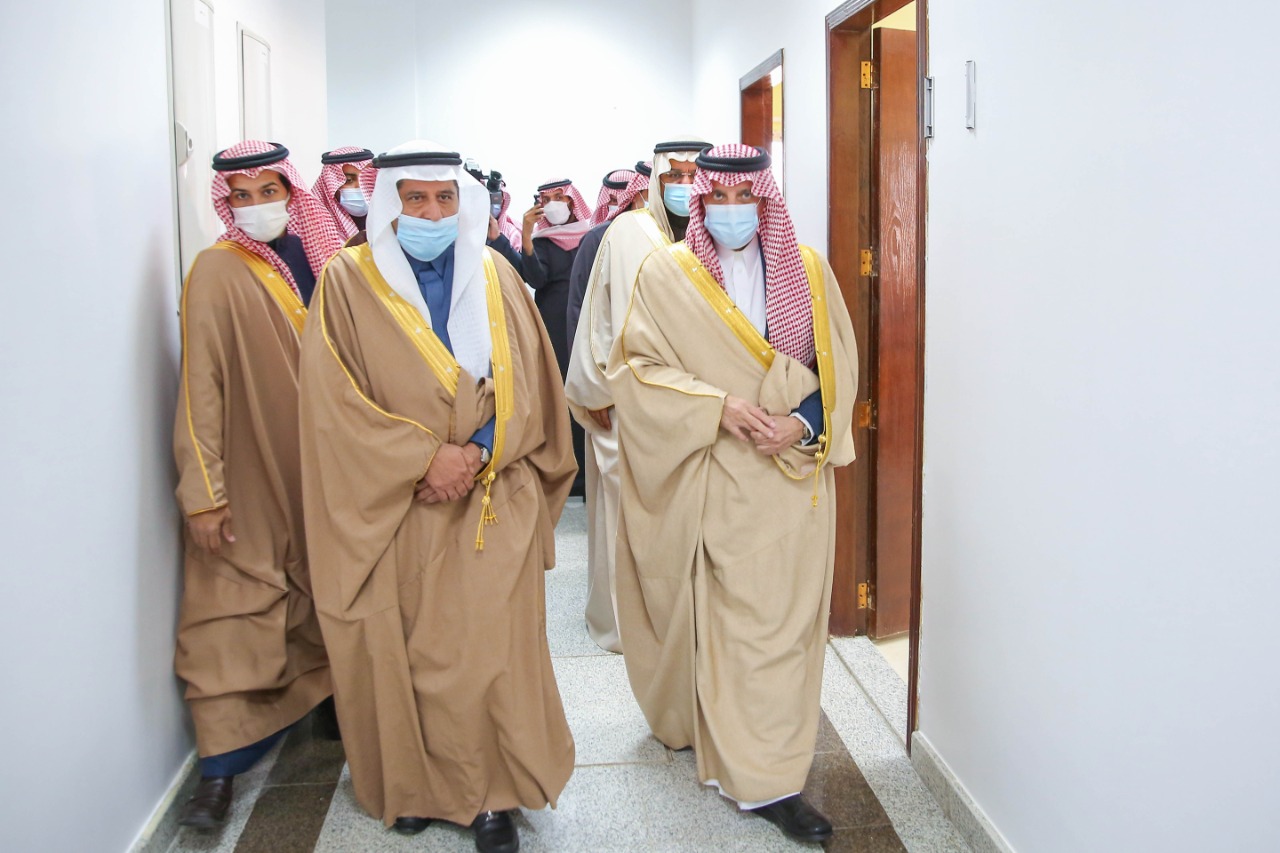 أمير الشرقية يفتتح مبنى إدارة الطرق بحفر الباطن