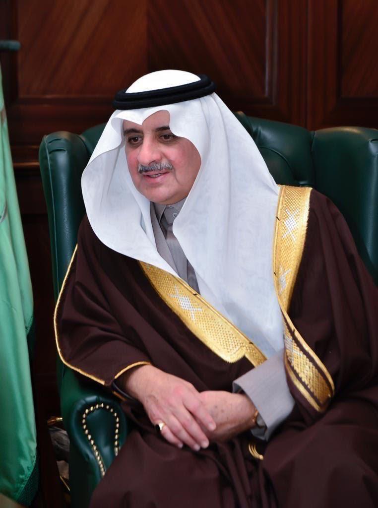 أمير تبوك يواسي خليفة الدهاش في وفاة زوجته