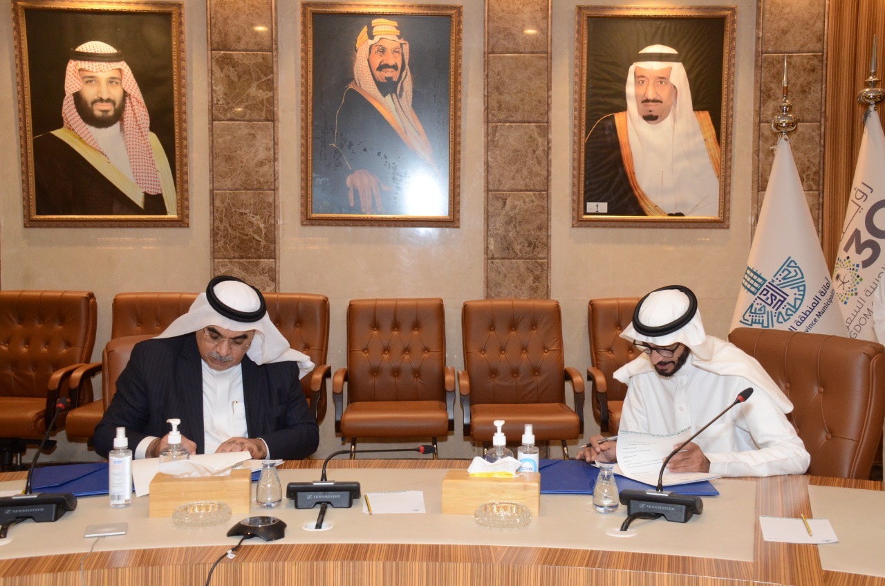 أمين الشرقية يبرم خمسة اتفاقيات تطويريه بمحافظة الخبر بشراكة القطاع الخاص