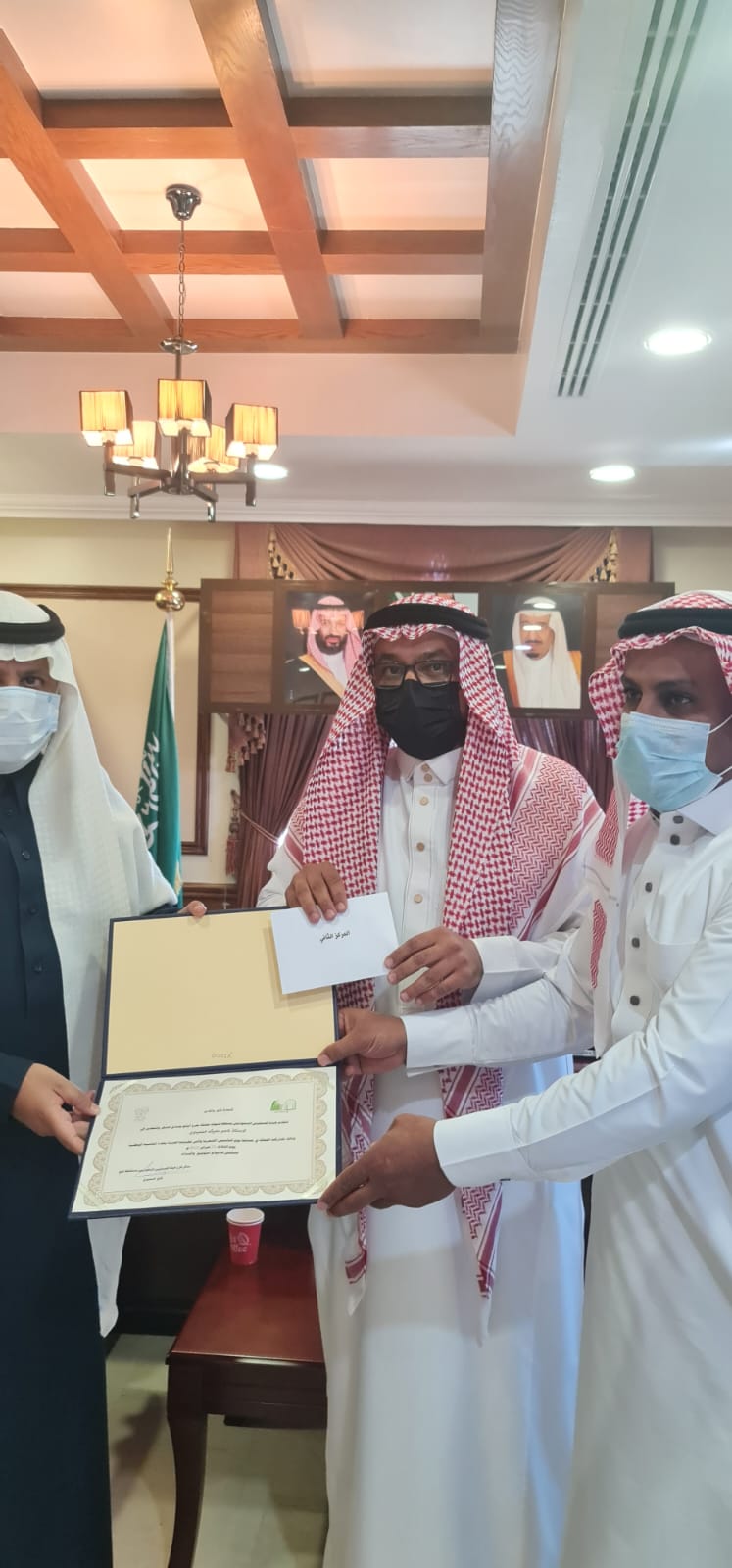 محافظ أملج يكرم الفائزين في مسابقة هيئة الصحفيين بتبوك ليوم التأسيس 2022م