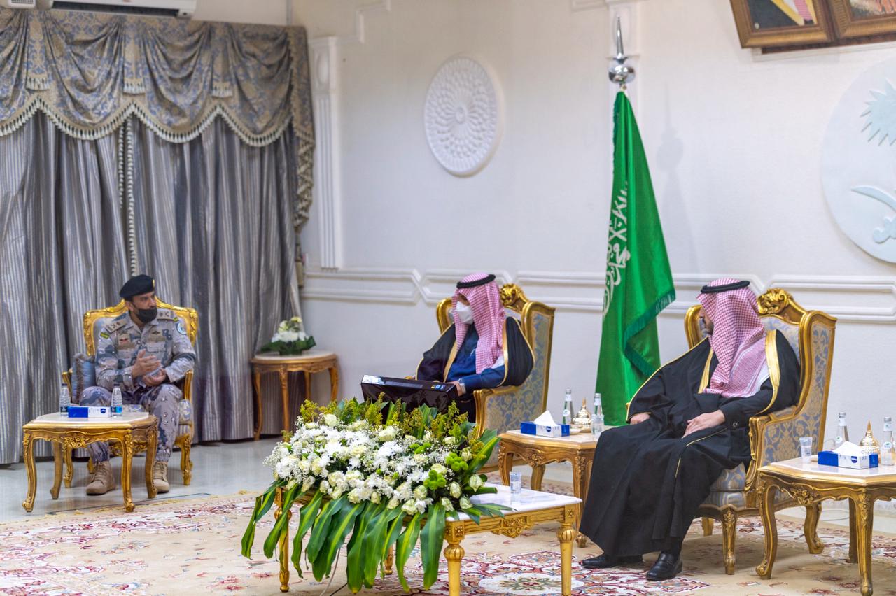 أمير الجوف يستقبل قائد حرس الحدود بالمنطقة