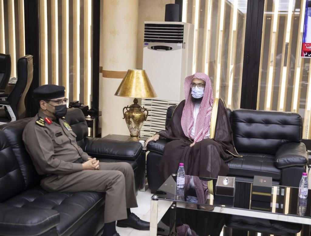 مدير عام فرع الأمر بالمعروف يزور مدير شرطة منطقة الرياض