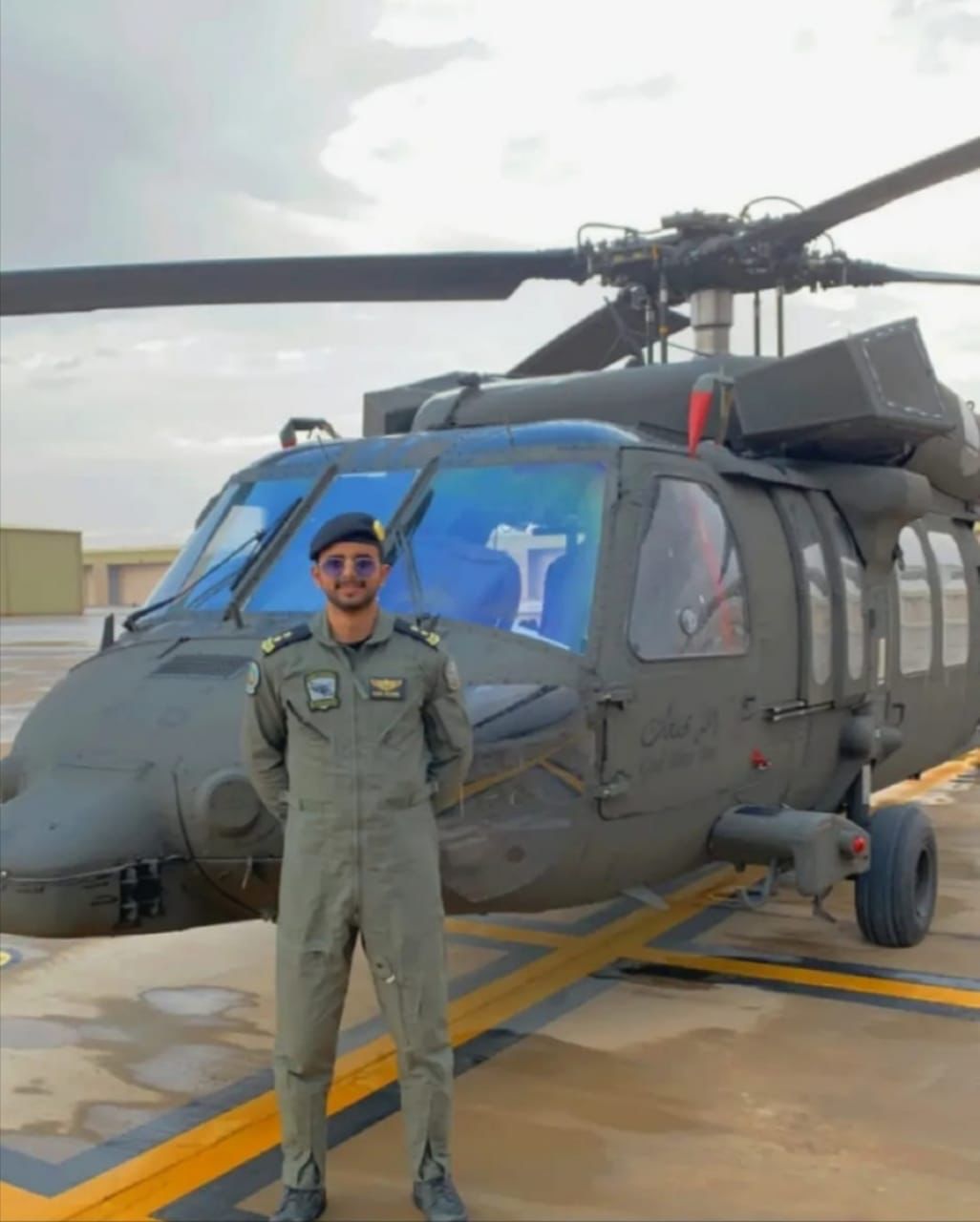 العمري يحتفي بتخرجه من قاعدة الحرس الوطني