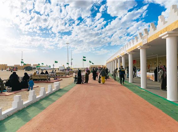 مهرجان الصقور بالحدود الشمالية يستقبل 10 آلاف زائر في أول أيام انطلاقه