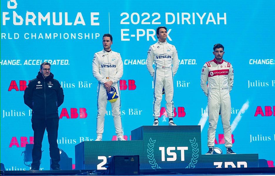 الهولندي نِك دي فريز بطلاً لأولى جولات فورمولا إي الدرعية 2022