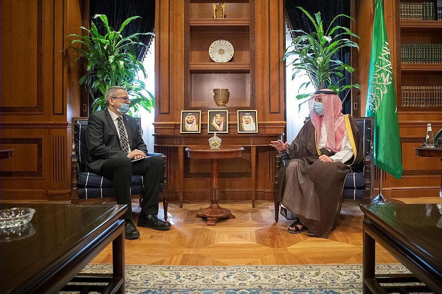 وزير الدولة للشؤون الخارجية يستقبل سفير جمهورية بولندا لدى المملكة