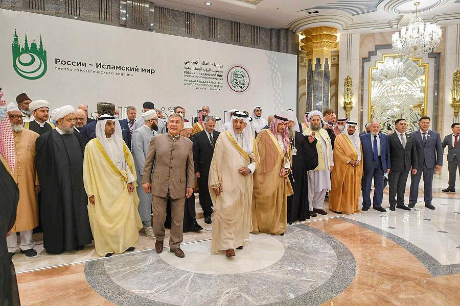 تحت رعاية خادم الحرمين الشريفين.. انطلاق اجتماع مجموعة الرؤية الإستراتيجية "روسيا والعالم الإسلامي" بمحافظة جدة