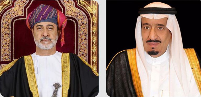 خادم الحرمين الشريفين يتلقى برقية تهنئة من سلطان عُمان بمناسبة نجاح الفحوصات الطبية