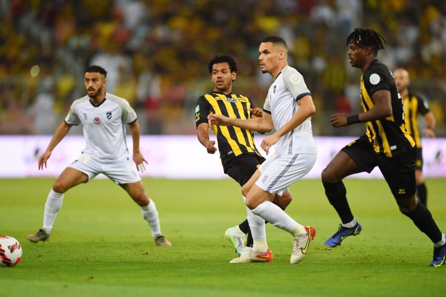 النمور تهزم الحزم وتقترب من الحسم 