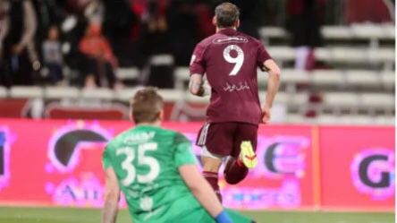 الفيصلي يصعد للمركز الـ 11 بعد فوزه على الفتح بهدف