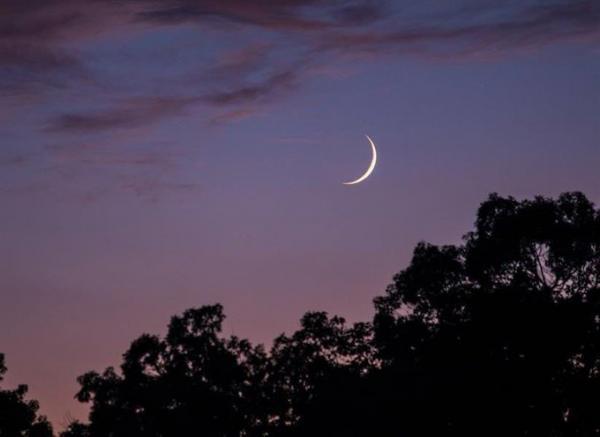 المحكمة العليا تدعو إلى تحري رؤية هلال شهر شوال لهذا العام 1443هـ