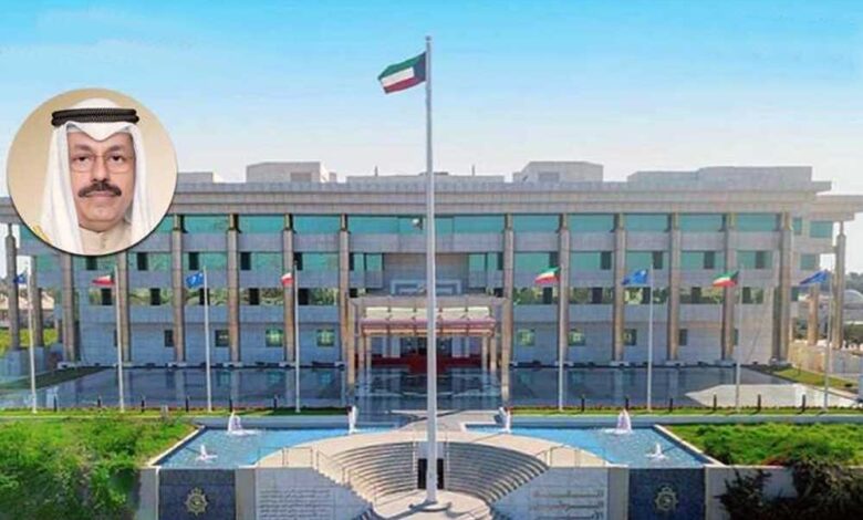 إجراء عاجل من وزير الداخلية الكويتي بعد اقتحام منزل أحد المغردين