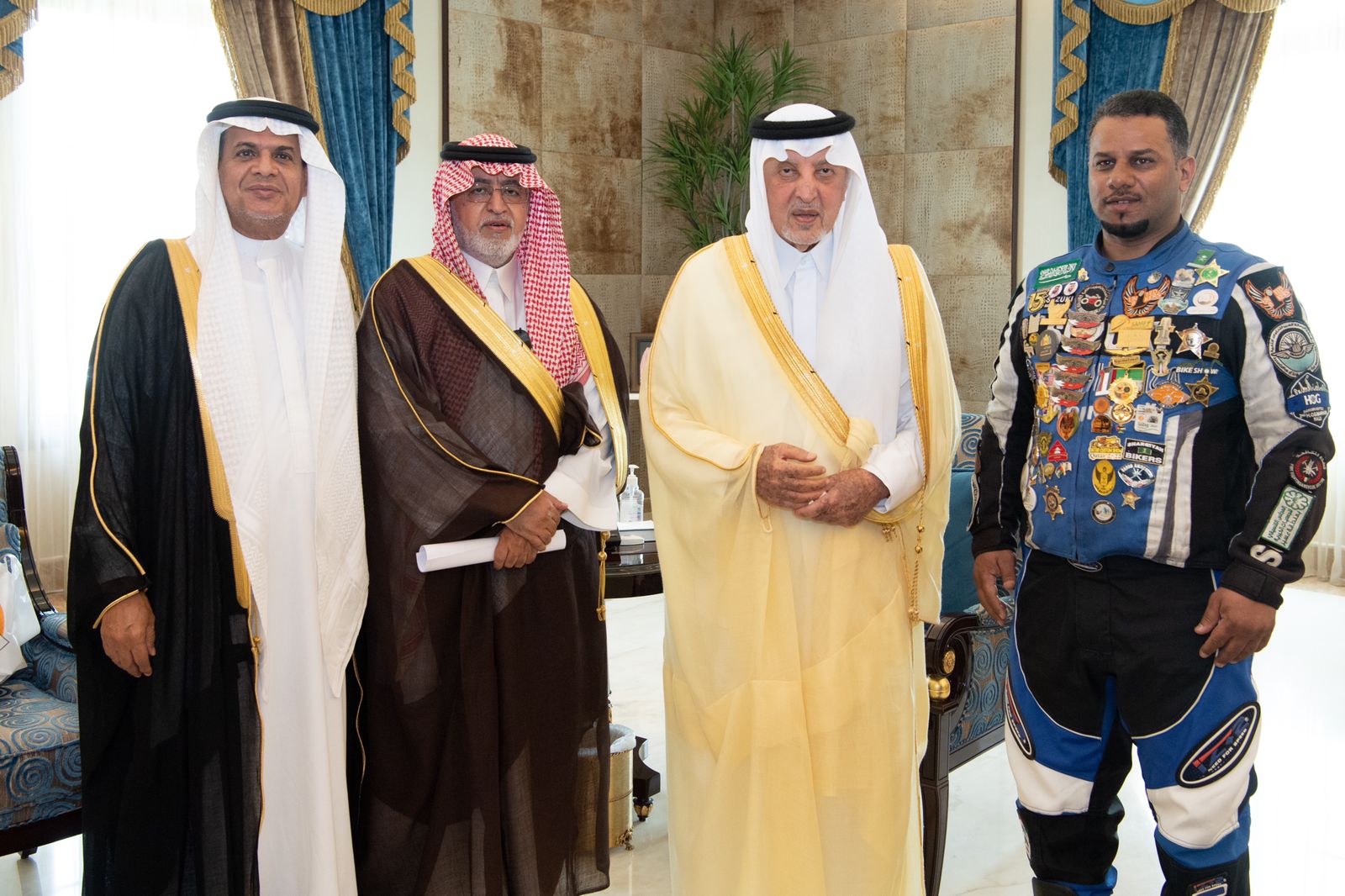 بعد أن استقبله الأمير خالد الفيصل.. الرحّال صالح عسيري سفير نادي البر التطوعي في حوار خاص: 