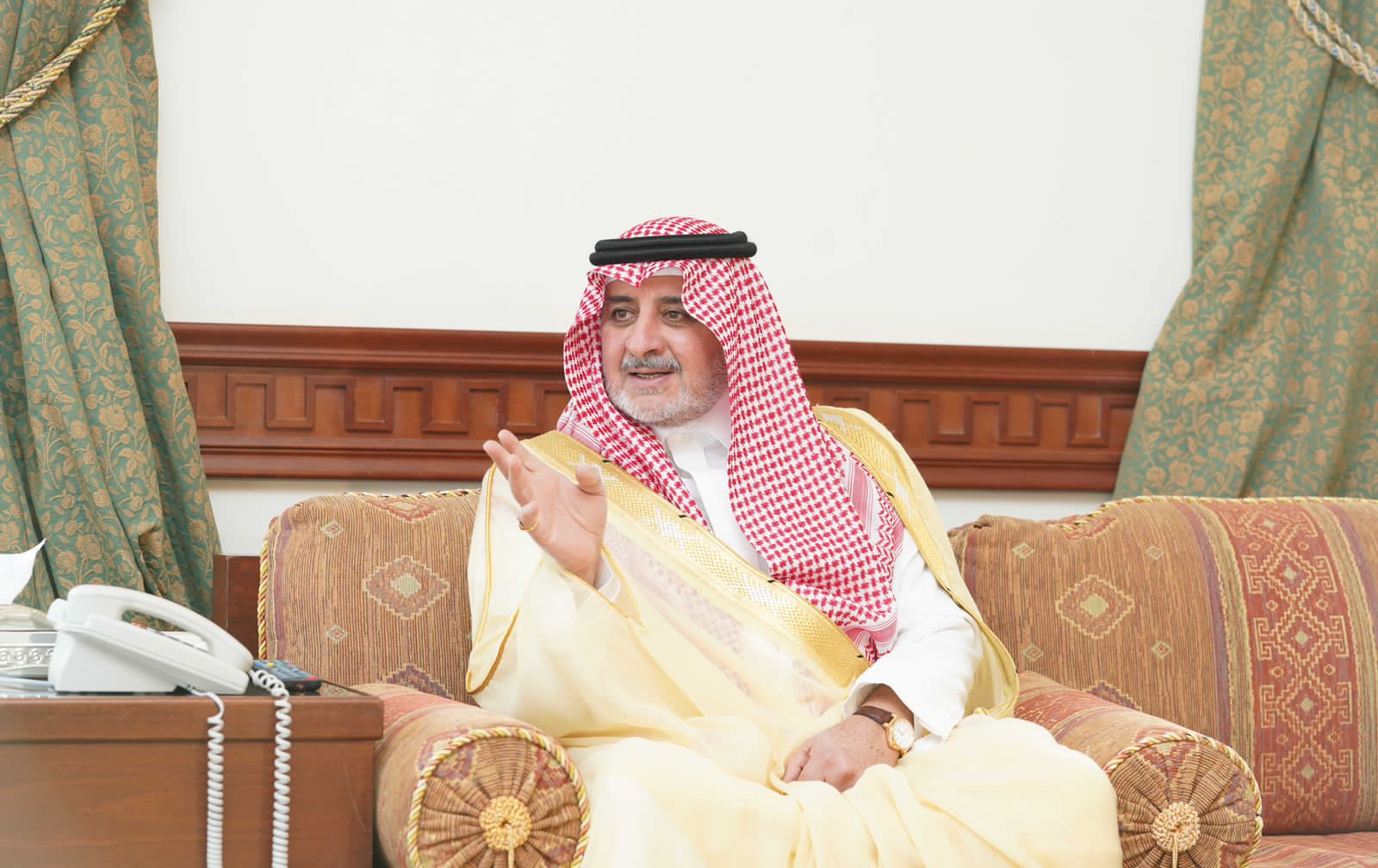 أمير منطقة تبوك يلتقي أهالي  أملج 