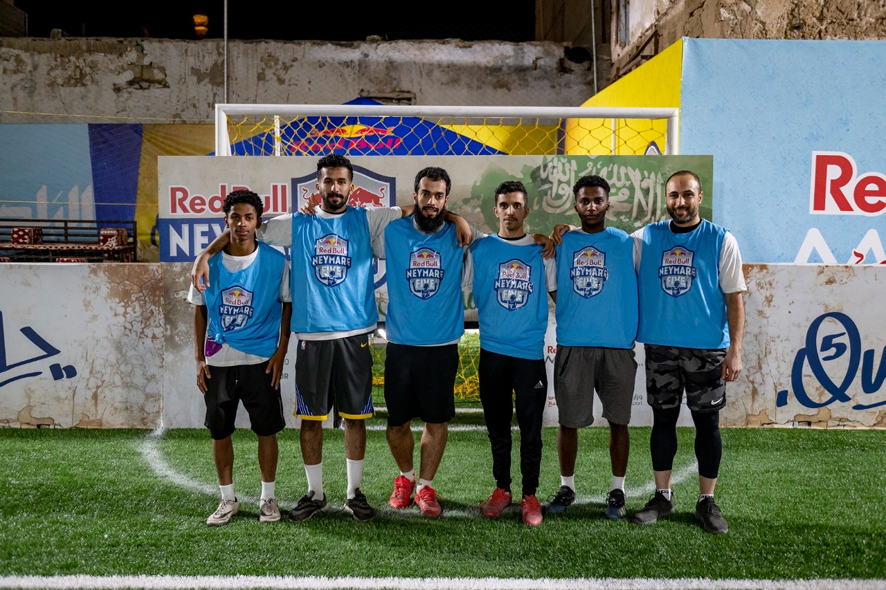 فريق AQ يتطلع للتويج في بطولة "ريد بُل نيمار جونيورز فايف"