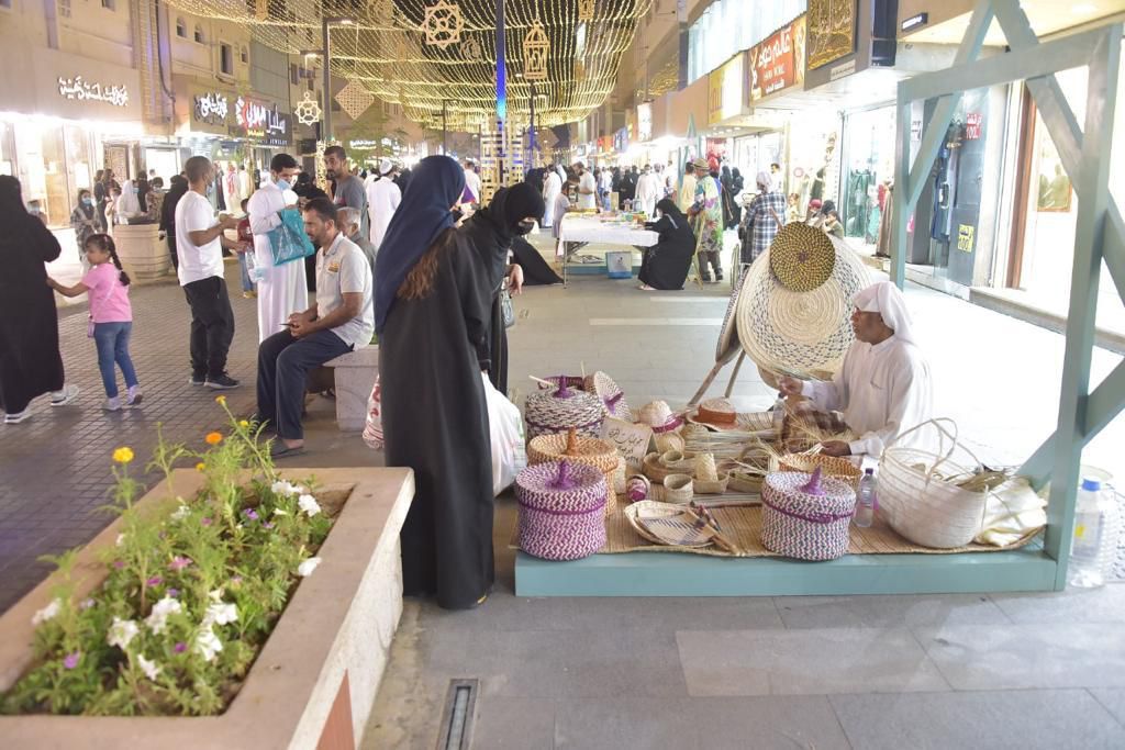 زوار مهرجان (أيام سوق الحب2) يستذكرون جلسات التراث القديمة لأحياء الدمام