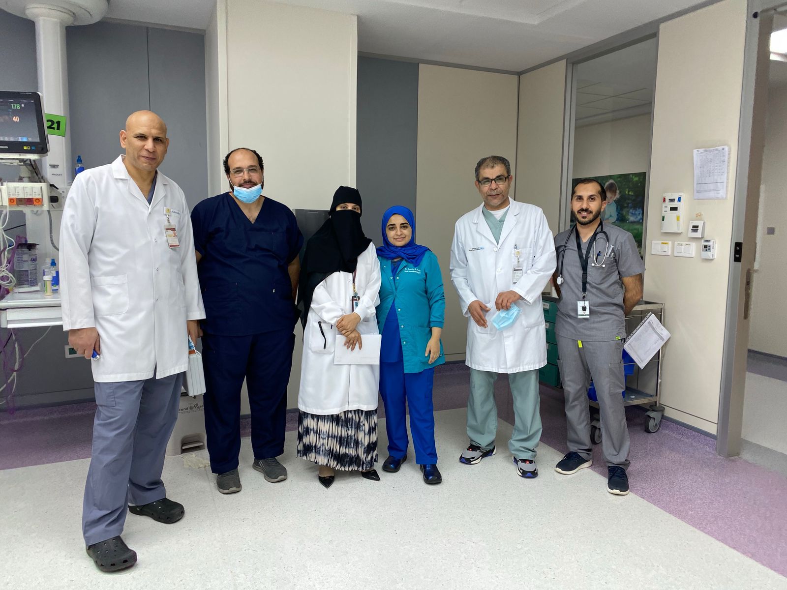 نجاح عملية إغلاق القناة الشريانية لطفل خديج يعاني من تسارع التنفس بالدمام