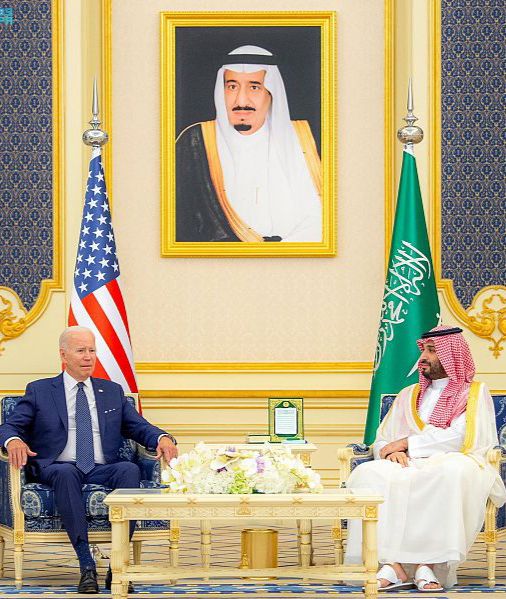 سمو ولي العهد وفخامة رئيس الولايات المتحدة الأمريكية يعقدان جلسة مباحثات رسمية ويرأسان اجتماعاً موسعاً