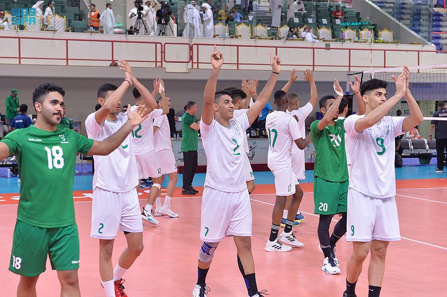 المنتخبُ السعودي يواصلُ صدارتَه بالفوز على الكويت في بطولة غرب آسيا للشباب للكرة الطائرة