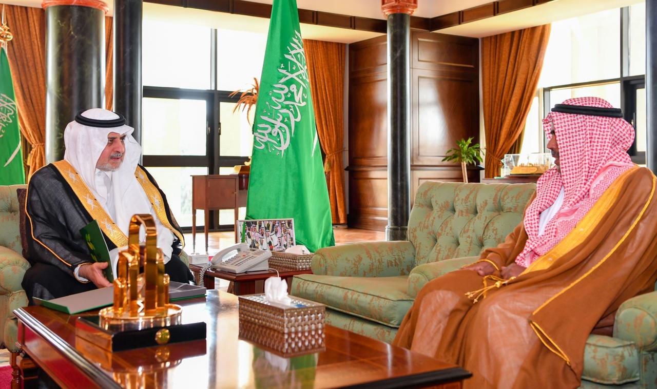أمير تبوك يطلع على التقرير السنوي لصندوق التنمية الزراعية