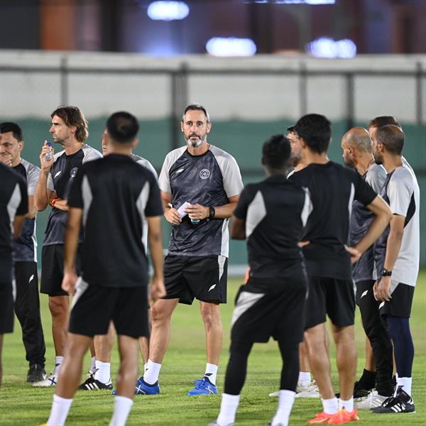 " جاذر أن " عقد رعاية جديد للشباب 