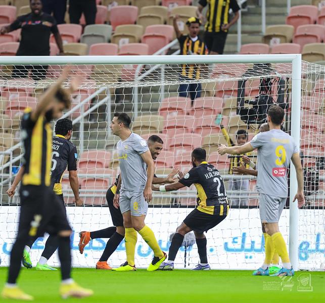 ثنائية حمدالله بالخليج ... تصعد بالاتحاد ثاني الدوري مؤقتا  
