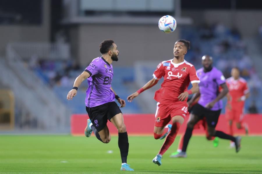 بالثلاثة في مرمى الوحدة ... الهلال يزاحم الشباب على الصدارة