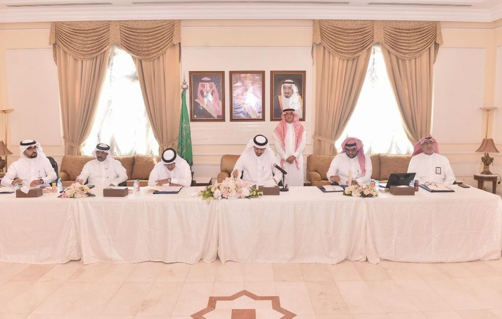 محافظ القطيف يترأس ورشة عمل تحت عنوان "التكامل نحو التنمية والسياحة بالقطيف"