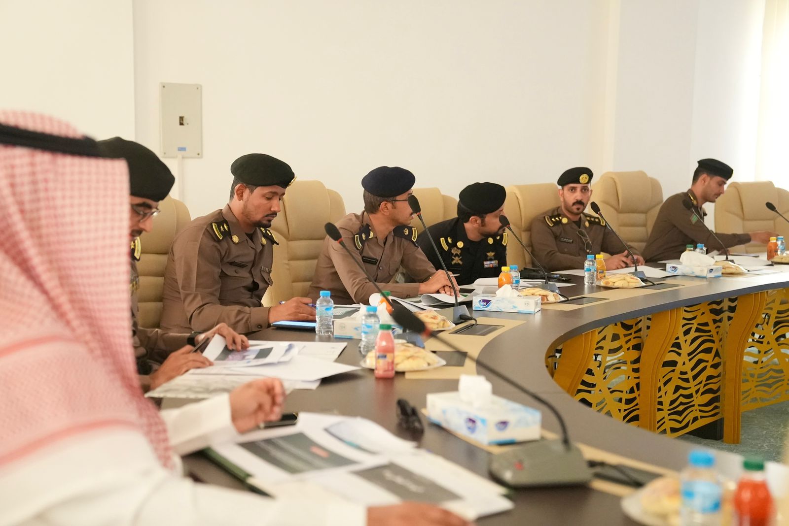 محافظ صبيا يعقد اجتماعًا تحضيريًّا للاحتفال باليوم الوطني ٩٢