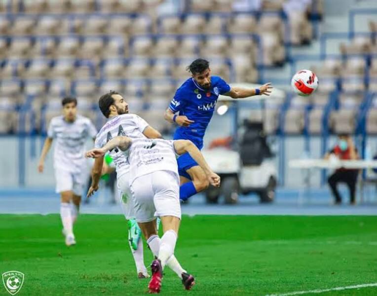 الهلال يستعيد توازنه بفوز مهم معنويًا على الطائي في دوري روشن