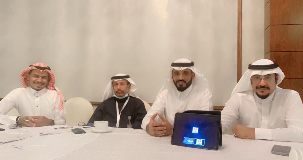 سيدة سعودية تؤسس اول نادي لرياضة الهايكنج في جازان                 