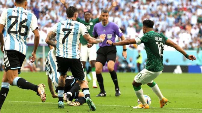 الأخضر يصنع التاريخ ويُسقط الأرجنتين في مونديال قطر 2022