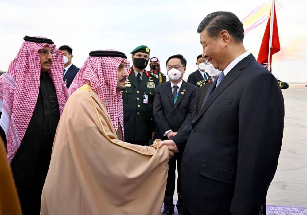 الرئيس الصيني يصل إلى الرياض