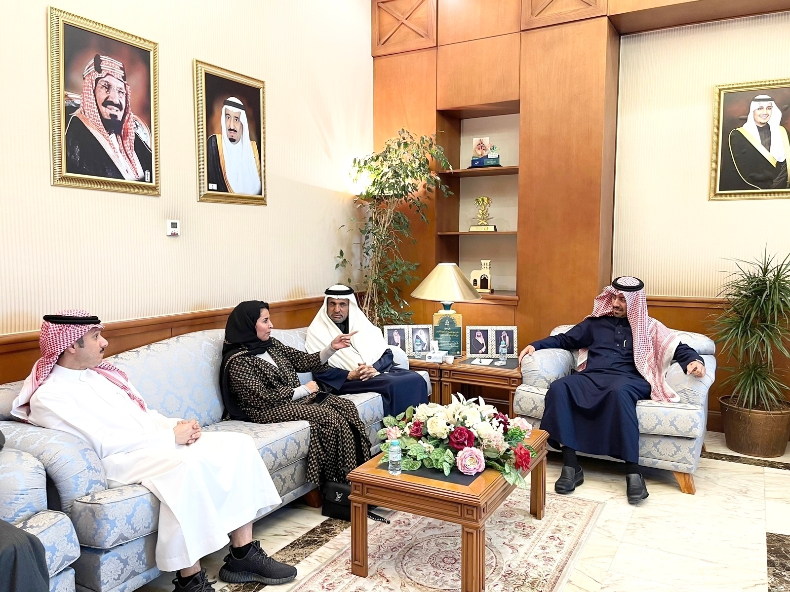 محافظ القطيف يلتقي الرئيس التنفيذي لهيئة التراث