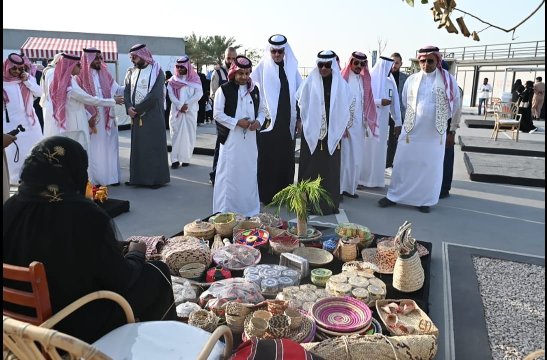 الأسر المنتجة بجمعية البر بالشرقية تقدم منتجات وطنية احتفالا بالتأسيس