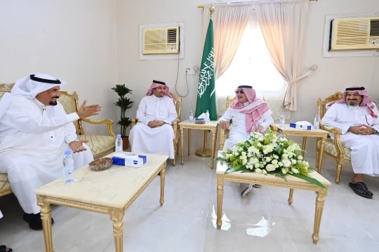 سمو أمير منطقة جازان يزور عدداً من مشايخ محافظتي بيش والريث
