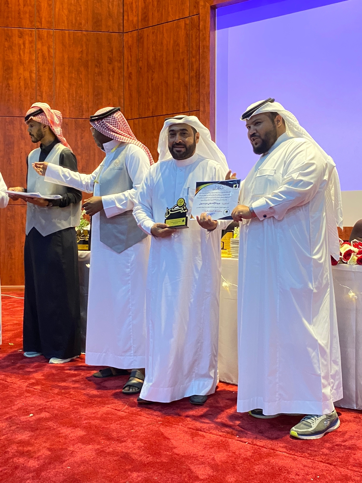 فريق بسمة عطاء التطوعي يحتفل بتكريم أعضاءه المتميزين