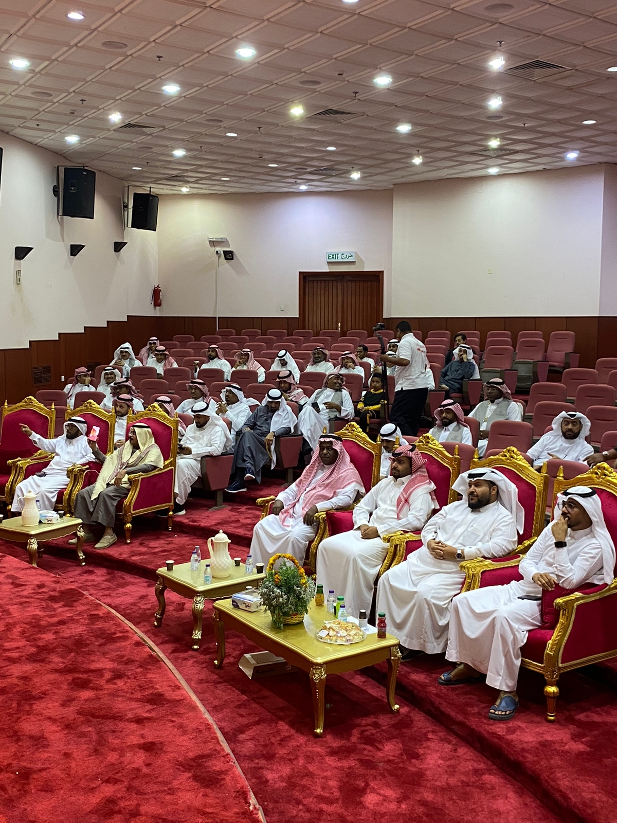 63c9a98d-1bba-4fe1-b0e0-3a0f95eb14ef