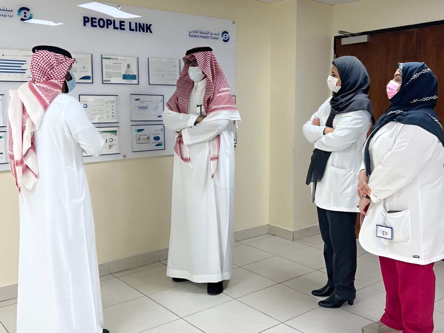 محافظ الجبيل يطلع على الخدمات الصحية بمستشفى المحافظة