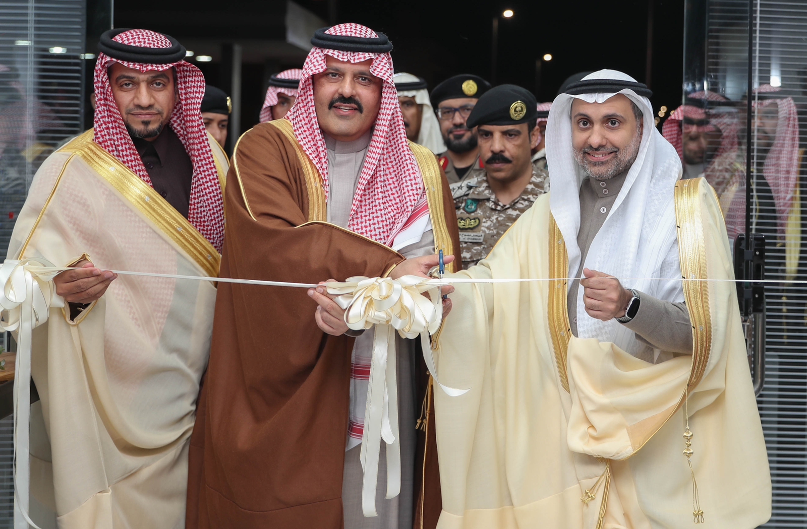 بحضور معالي وزير الصحة : أمير منطقة حائل دشن عدداً من المشاريع والخدمات الصحية بالمنطقة 