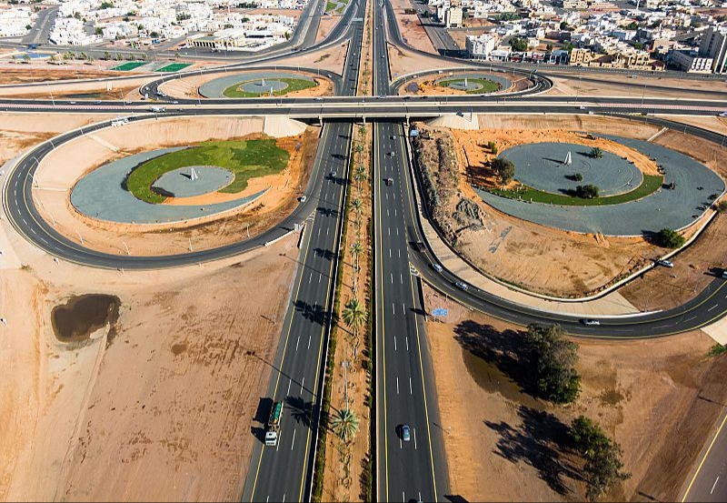  أمانة منطقة حائل تعمل على تحسين المشهد البصري للميادين العامة بالمنطقة