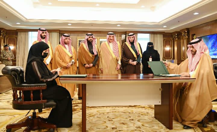 سمو أمير جازان يستقبل رئيسة جمعية "لزم" ومدير هيئة تطوير المنطقة
