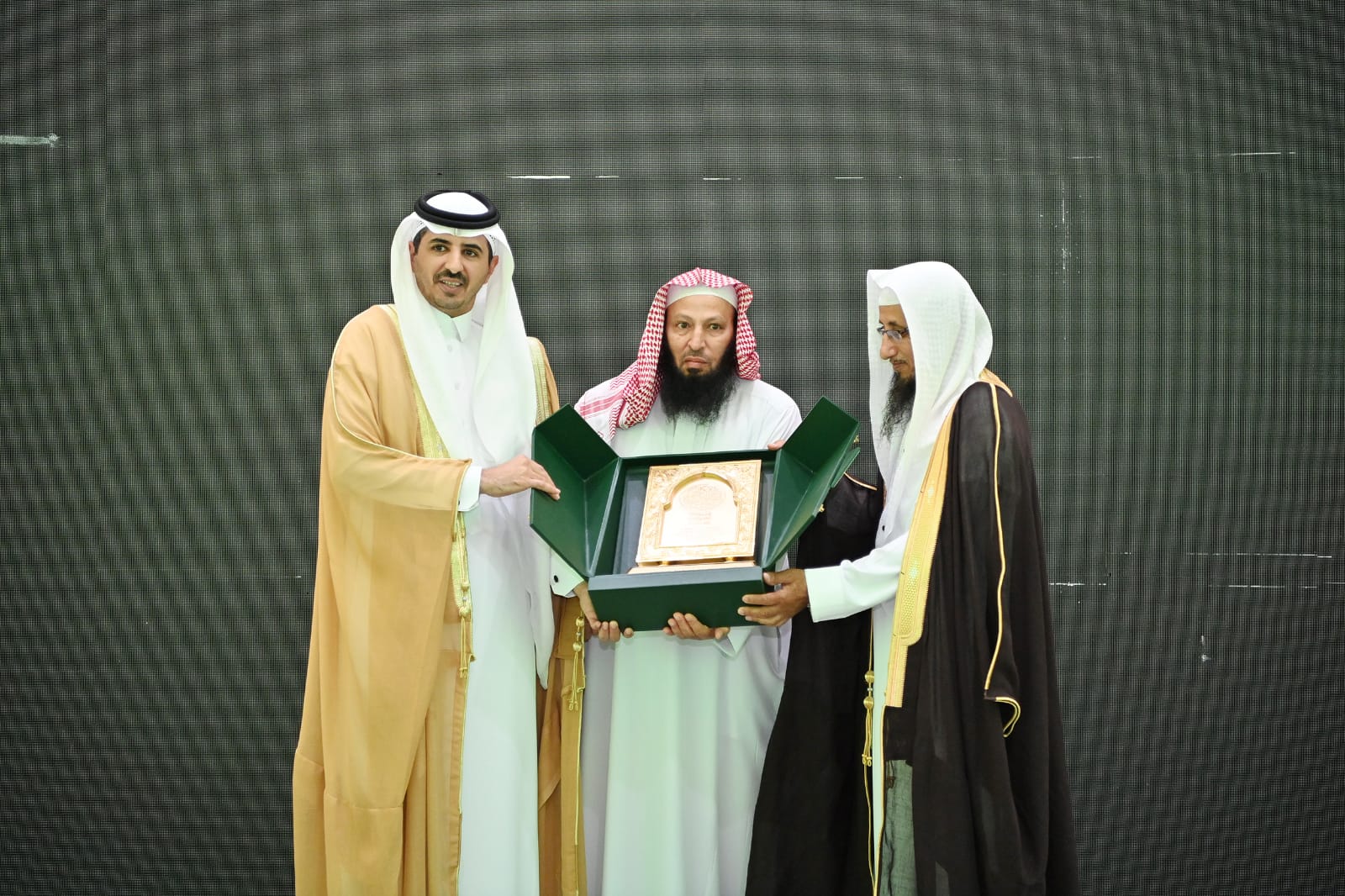 برعاية سمو أمير جازان .. " الإحسان الطبية " تحتفل بتقديم خدماتها لمليون مستفيد